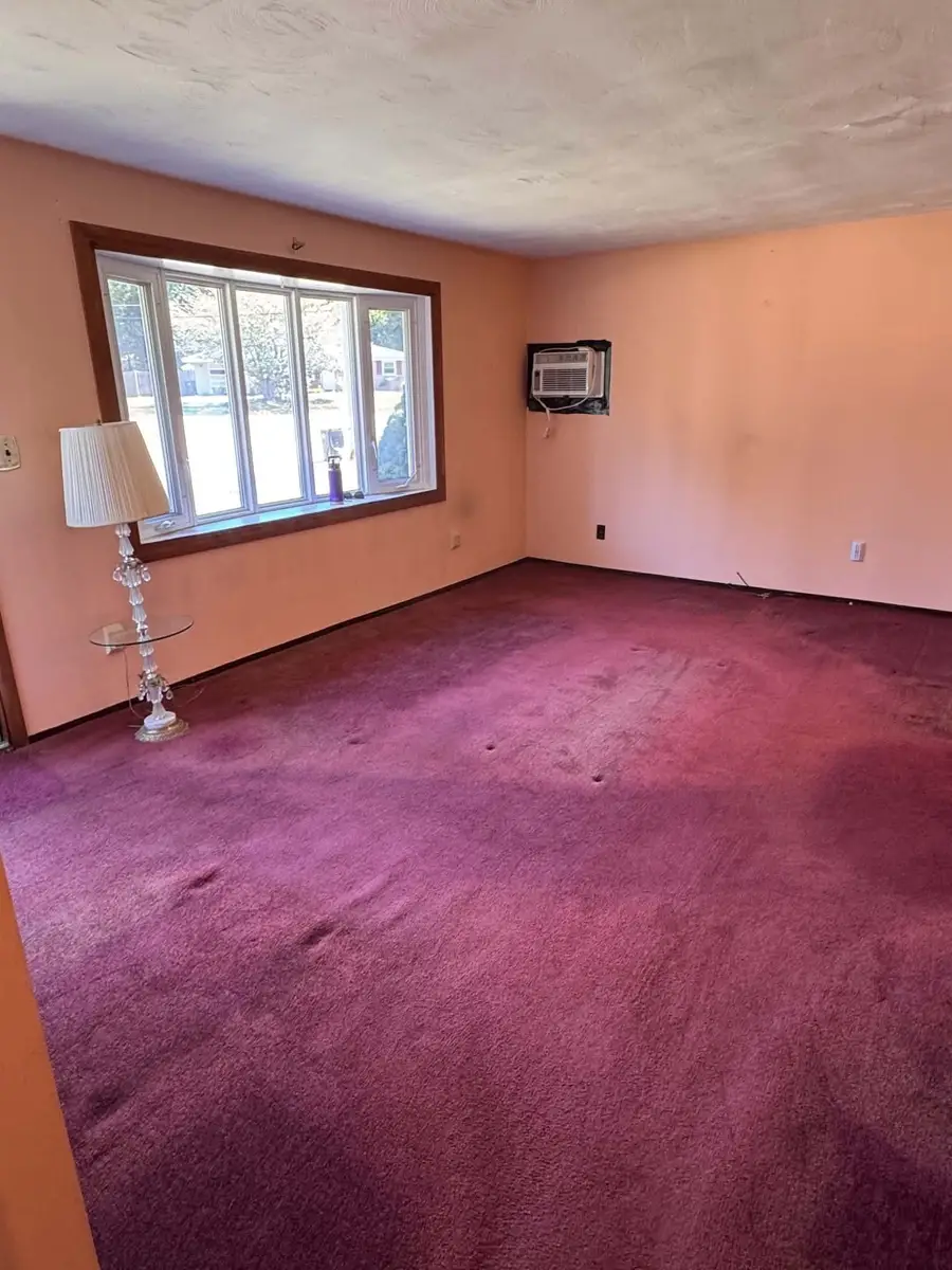 8 Aspen, Brockton, MA 02302 - #3