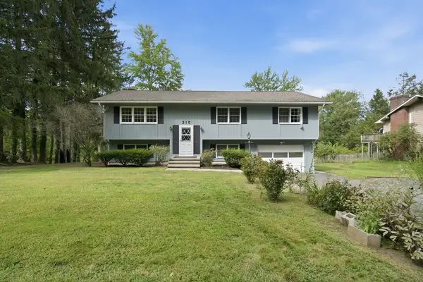 210 Strong St, Amherst, MA 01002