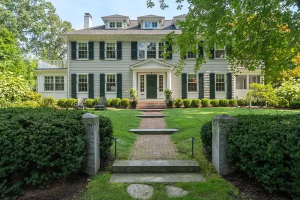 32 Arlington Road, Wellesley, MA 02481