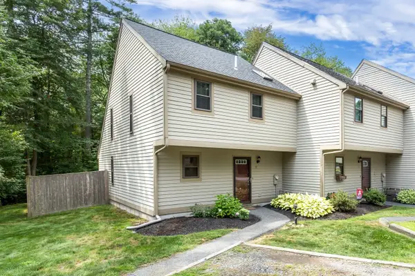 31 Greenwood Village St #31, Easton, MA 02334