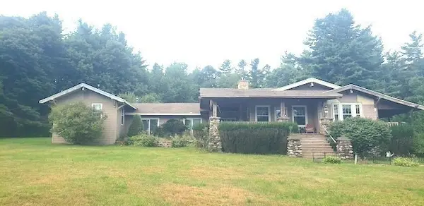 25 North St, Blandford, MA 01008