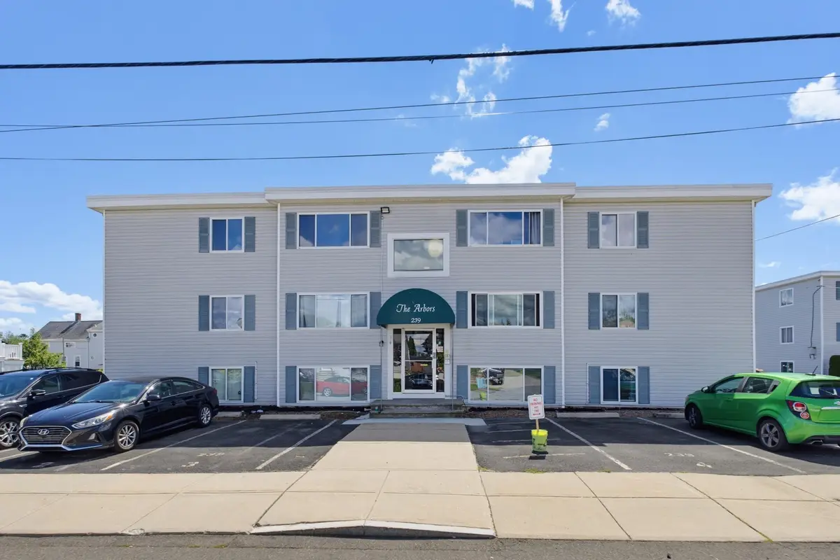 239 Glasgow St #1, Fall River, MA 02721 - #1