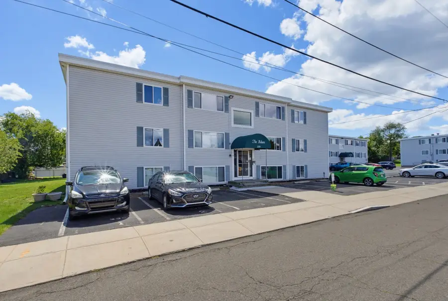239 Glasgow St #1, Fall River, MA 02721 - #2