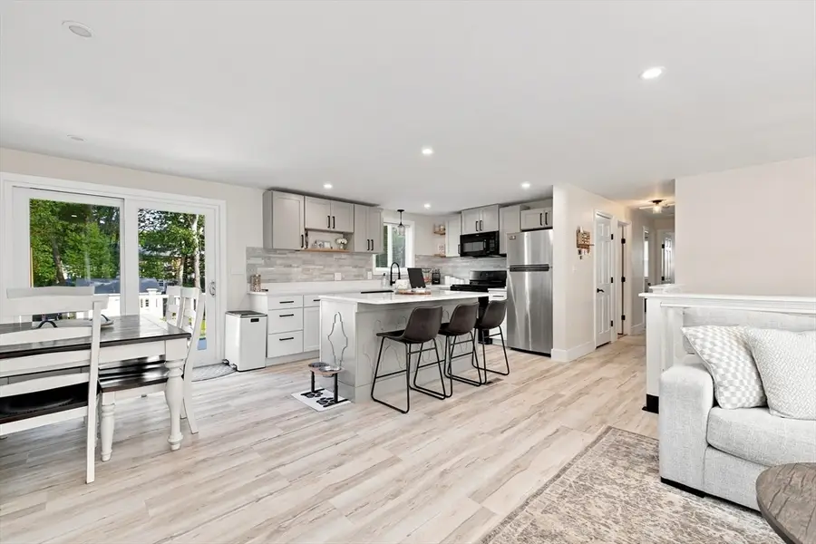 18 Montgomery Dr, Plymouth, MA 02360 - #3