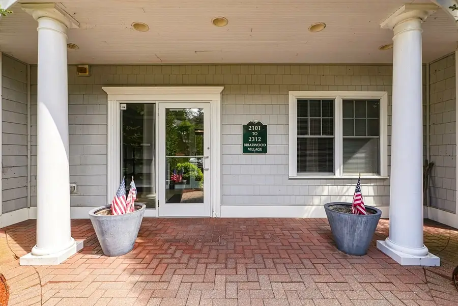 2201 Briarwood Village #2201, Clinton, MA 01510 - #3