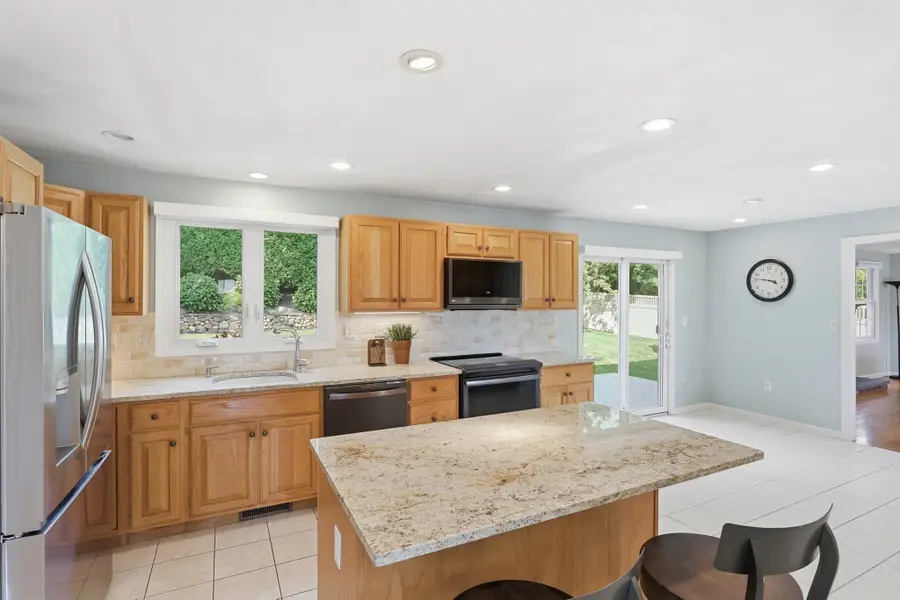 44 Raffaele Drive, Waltham, MA 02452 - #3