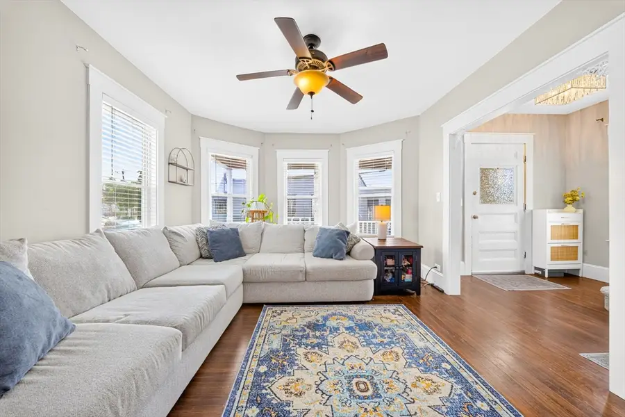 542 Shirley St, Winthrop, MA 02152 - #3