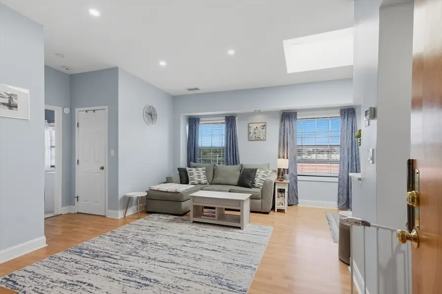 21 Linden St #421, Quincy, MA 02170 - #3