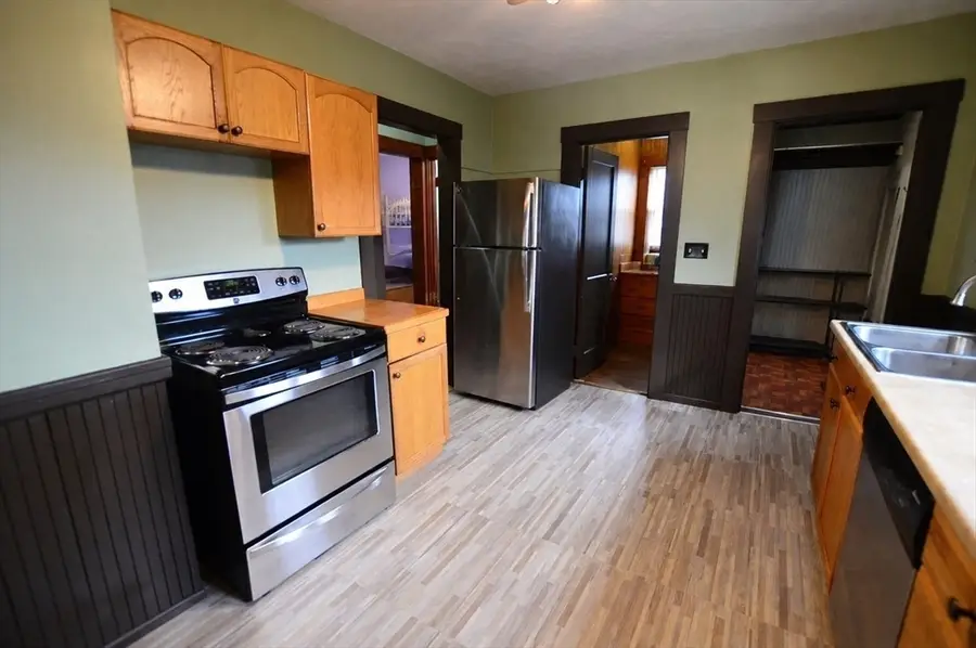 21 Avalon St, Stoughton, MA 02072 - #2