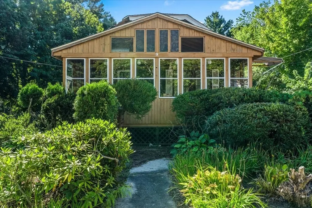 1055 S Franklin St, Holbrook, MA 02343 - #1