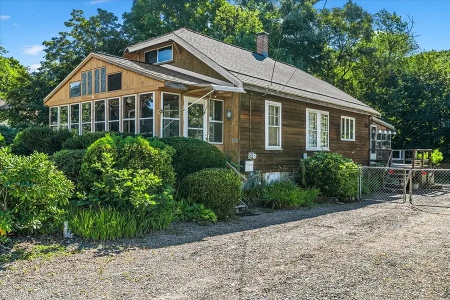 1055 S Franklin St, Holbrook, MA 02343 - #2