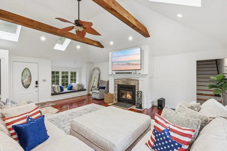 359 Se Main St, Douglas, MA 01516 - #3
