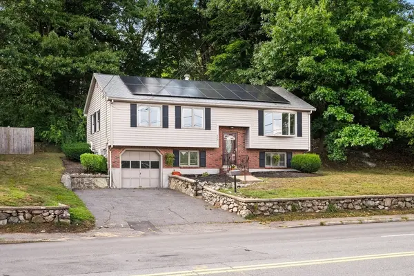 849 Washington St, Dedham, MA 02026