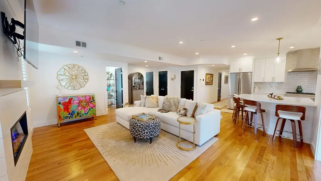20 Lawrence St #2, Wakefield, MA 01880 - #1