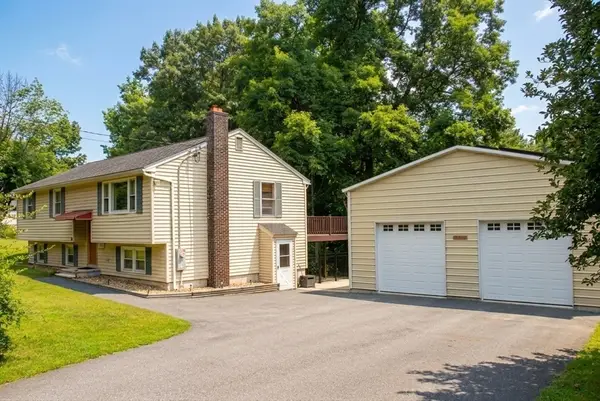 19 Long Pond Road, Tyngsborough, MA 01879