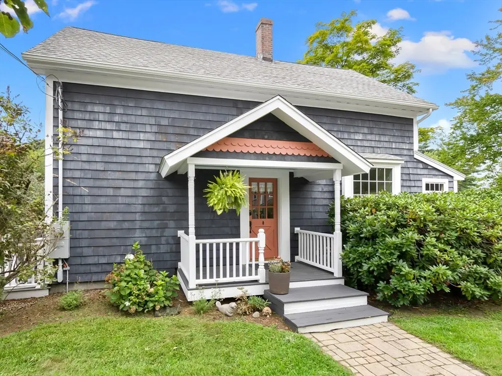 52 Bridge St, South Hamilton, MA 01982 - #1