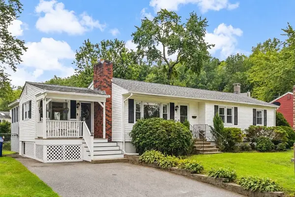 28 Lillian Ter, Dracut, MA 01826
