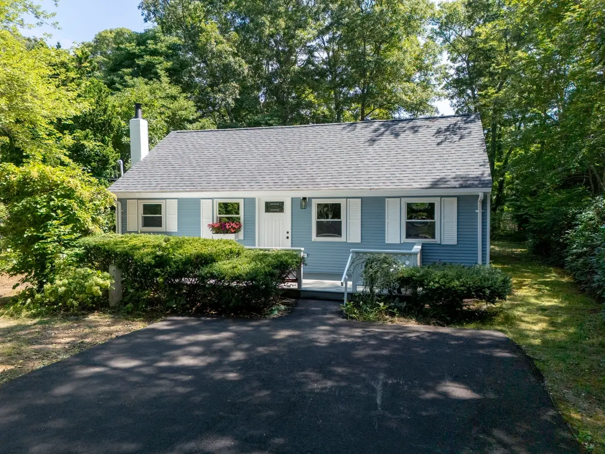 46 Lake Shore Dr, Falmouth, MA 02536 - #1
