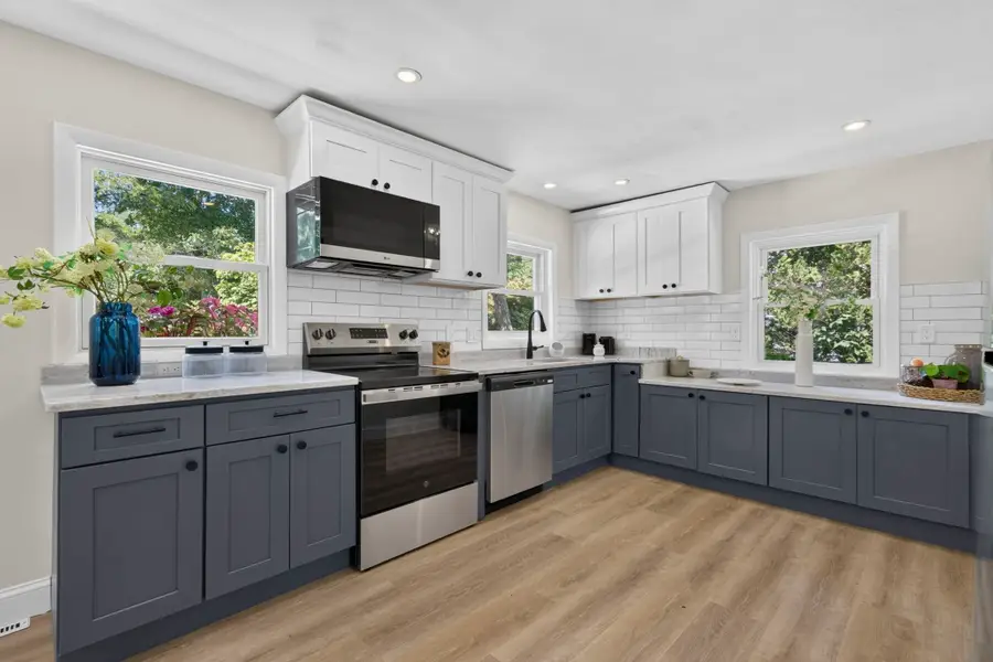 46 Lake Shore Dr, Falmouth, MA 02536 - #2