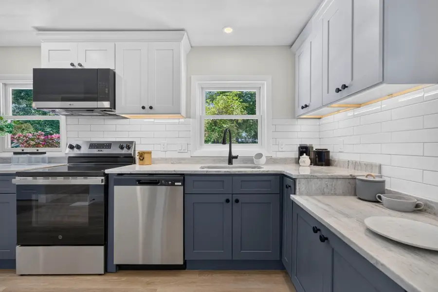 46 Lake Shore Dr, Falmouth, MA 02536 - #3