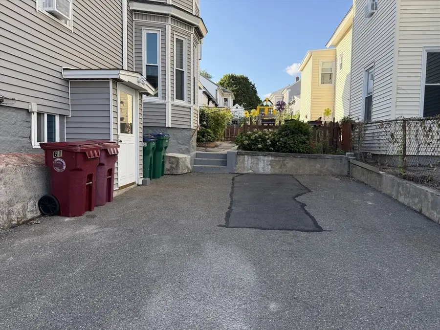 61 Butterfield St, Lowell, MA 01854 - #3