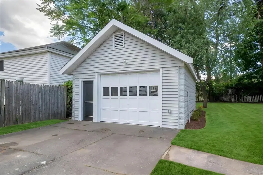 43 Laurel St, Clinton, MA 01510 - #2