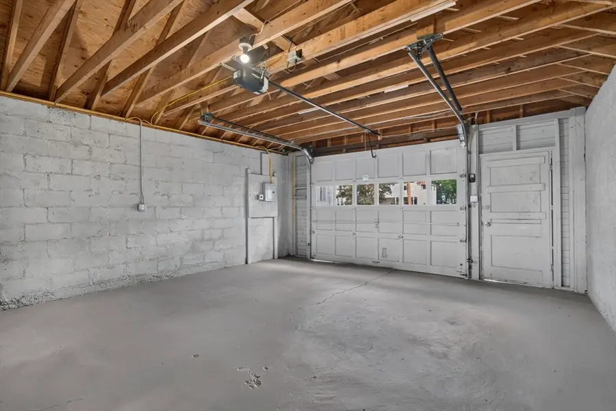 43 Laurel St, Clinton, MA 01510 - #3