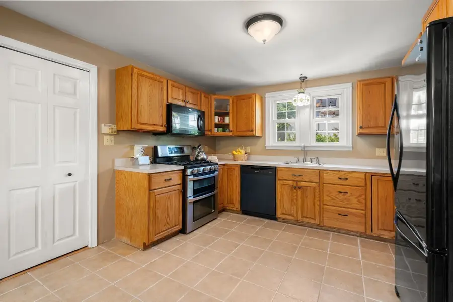 8 Cardinal, Worcester, MA 01602 - #3