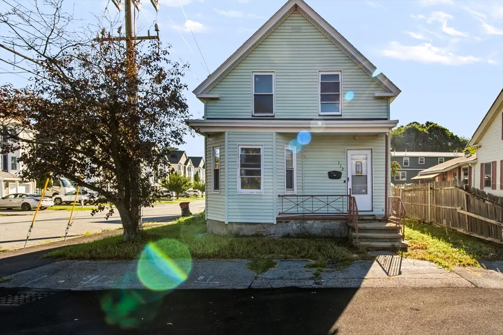 112 Quebec St, Lowell, MA 01852 - #1