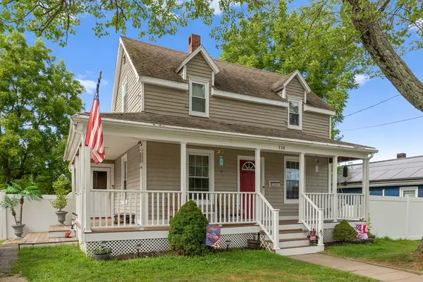 114 Cogswell St, Haverhill, MA 01832