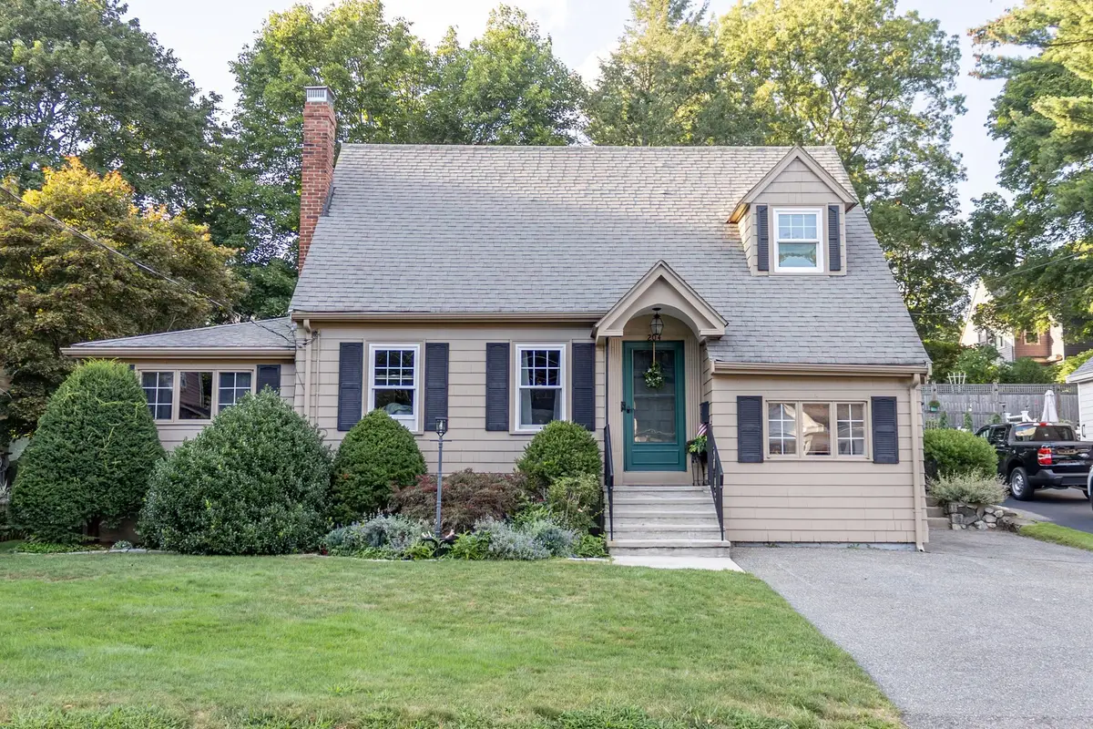 204 Beech Ave, Melrose, MA 02176 - #1