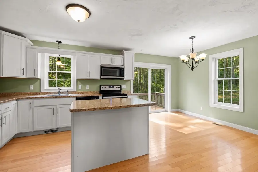 9 Shamrock Ln, Lakeville, MA 02347 - #3