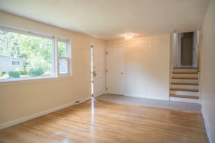 21 Debra Ln, Framingham, MA 01701 - #2