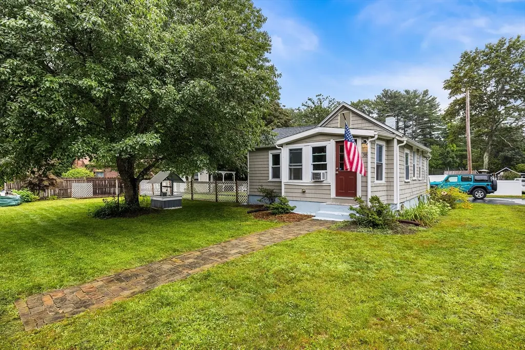 38 Lynnbrook Ave, Taunton, MA 02780 - #1