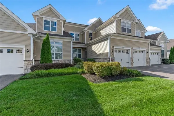 24 Henry Way #24, Millis, MA 02054