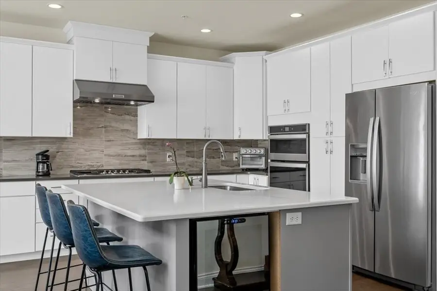 24 Henry Way #24, Millis, MA 02054 - #3