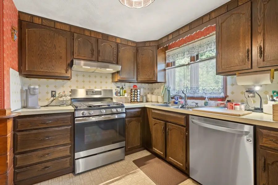 35 Marston St, Tewksbury, MA 01876 - #3