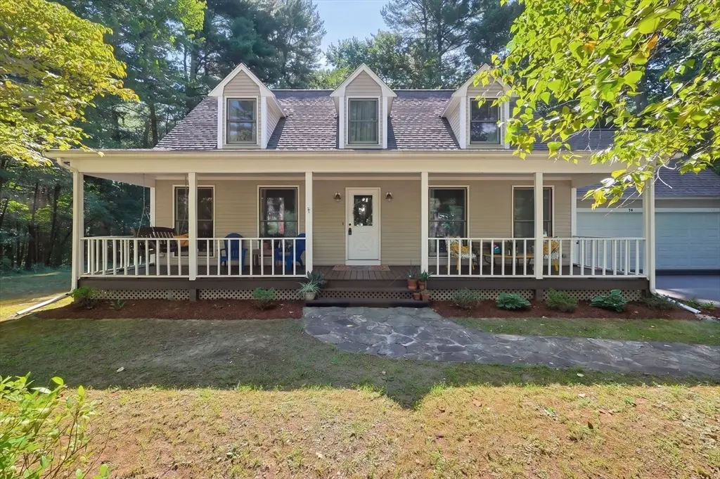 74 Spinning Wheel Dr, Uxbridge, MA 01569 - #1