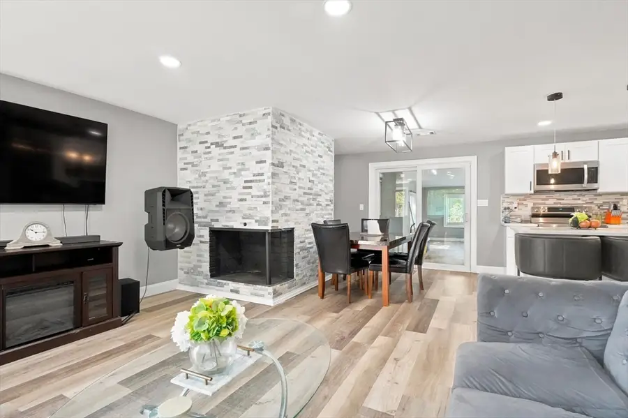 14 Pineview Terrace, Brockton, MA 02302 - #3