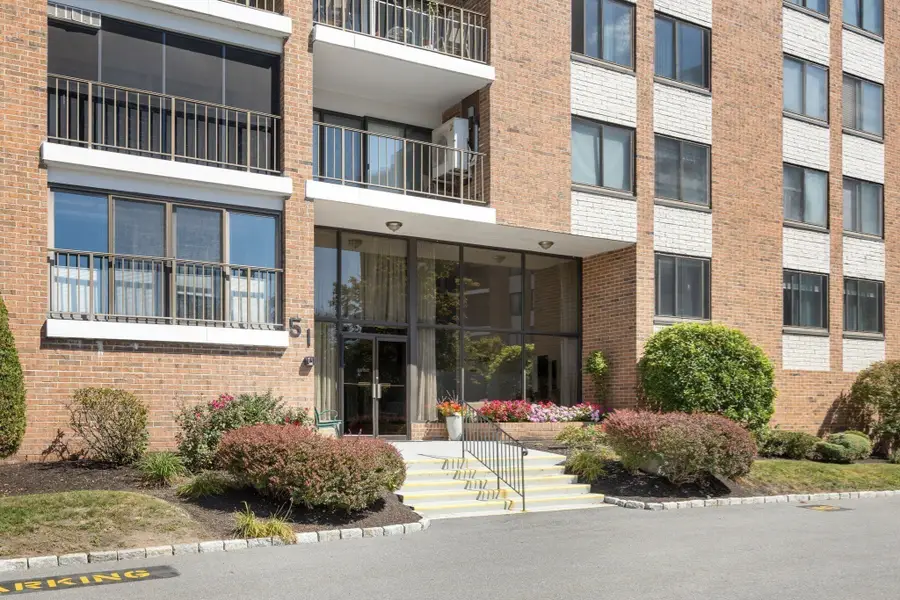51 Melrose St #5F, Melrose, MA 02176 - #3