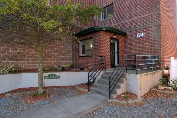 64 Foster St #301, Peabody, MA 01960