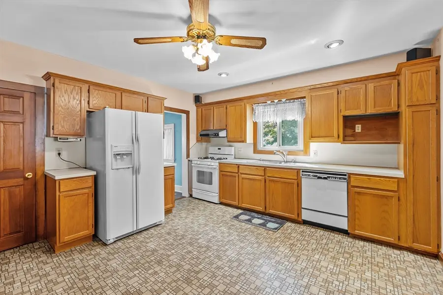 64 Locust St, Danvers, MA 01923 - #3