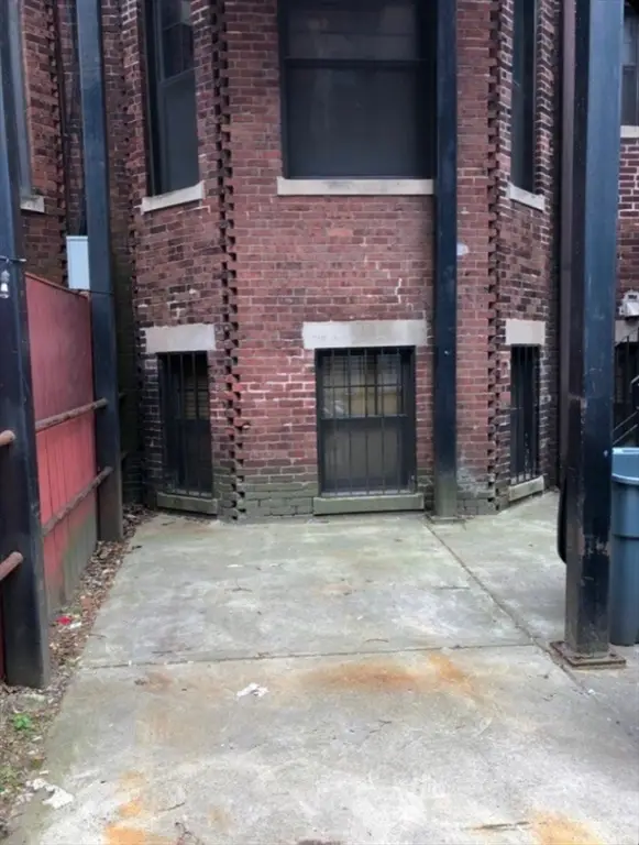 531 Newbury St, Boston, MA 02215
