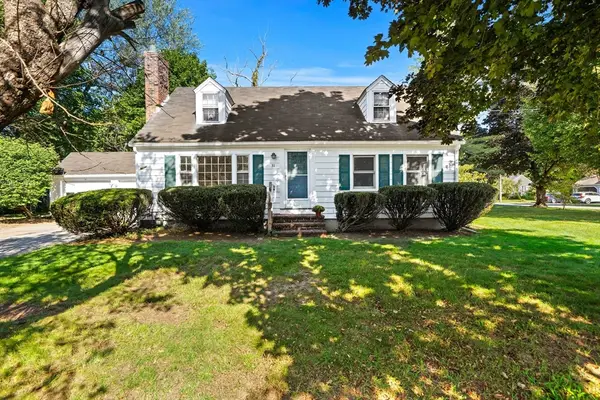 31 Homestead Circle, Hamilton, MA 01982