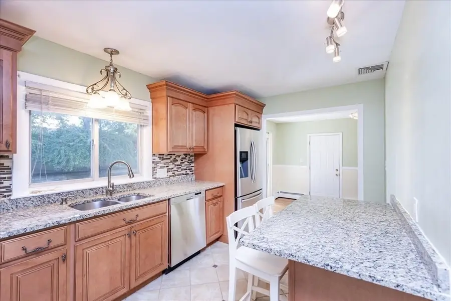 98 Pleasant View St, Methuen, MA 01844 - #3