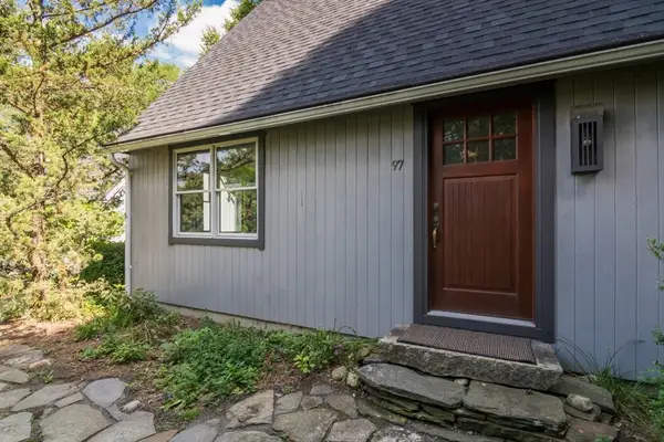 97 Crossbrook Ave, Amherst, MA 01002
