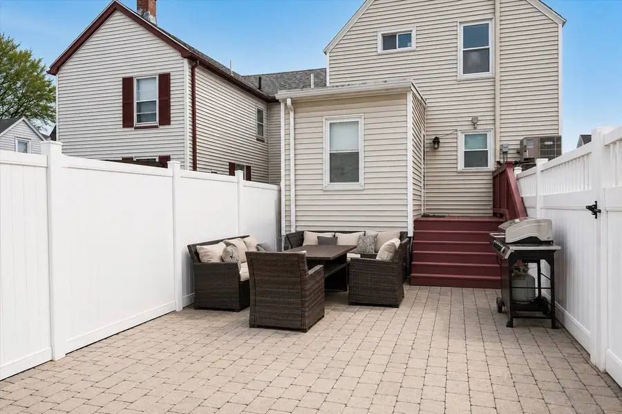 28 Everett St, Woburn, MA 01801 - #2