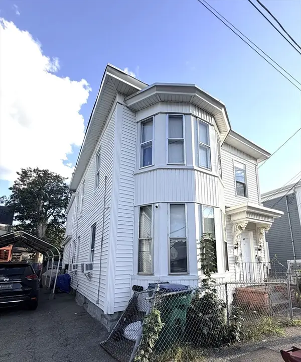 61 Pond St, Lowell, MA 01852