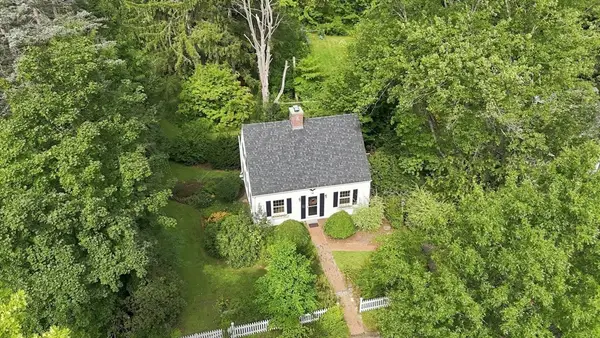 6 Smith Street, Amherst, MA 01002