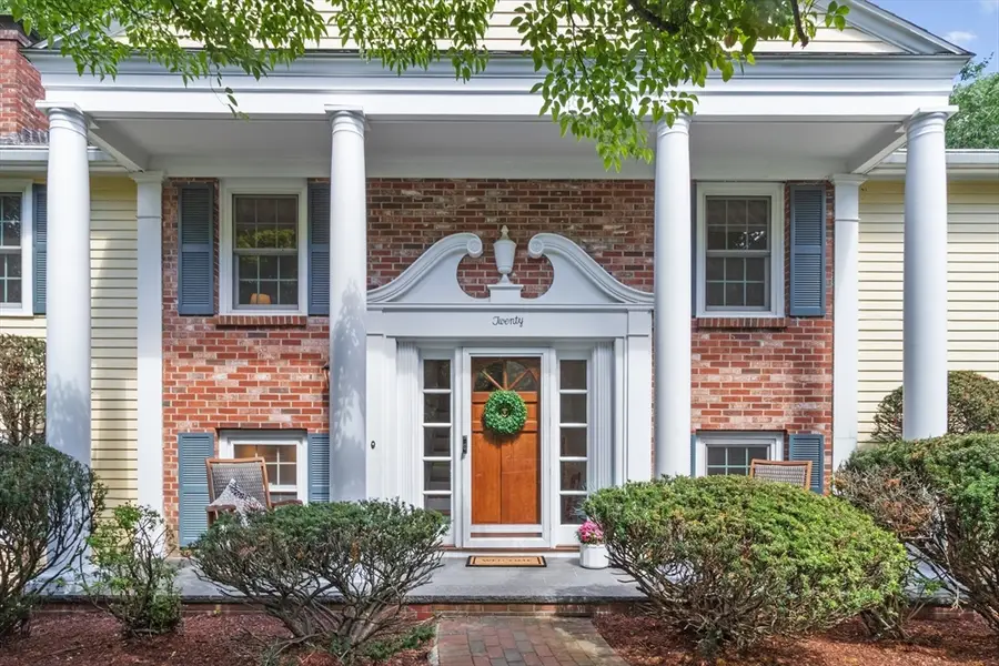 20 Village Cir, Lexington, MA 02420 - #2
